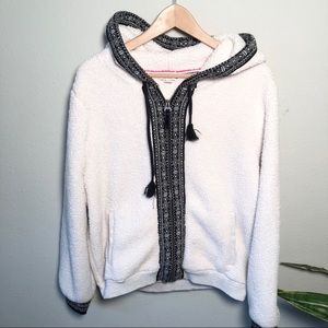 American eagle fuzzy zip up hoodie